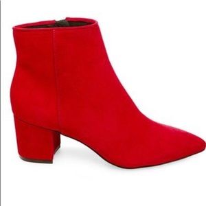 Steve Madden BRAVE red suede bootie. NEVER WORN